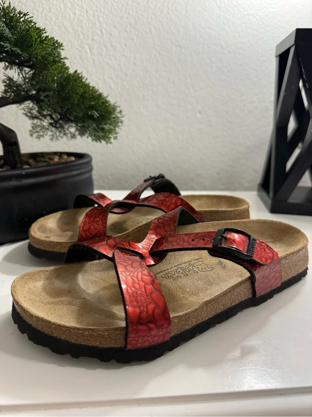 Birkenstock birkis women size 6 Red Metallic Crisscross Sandals